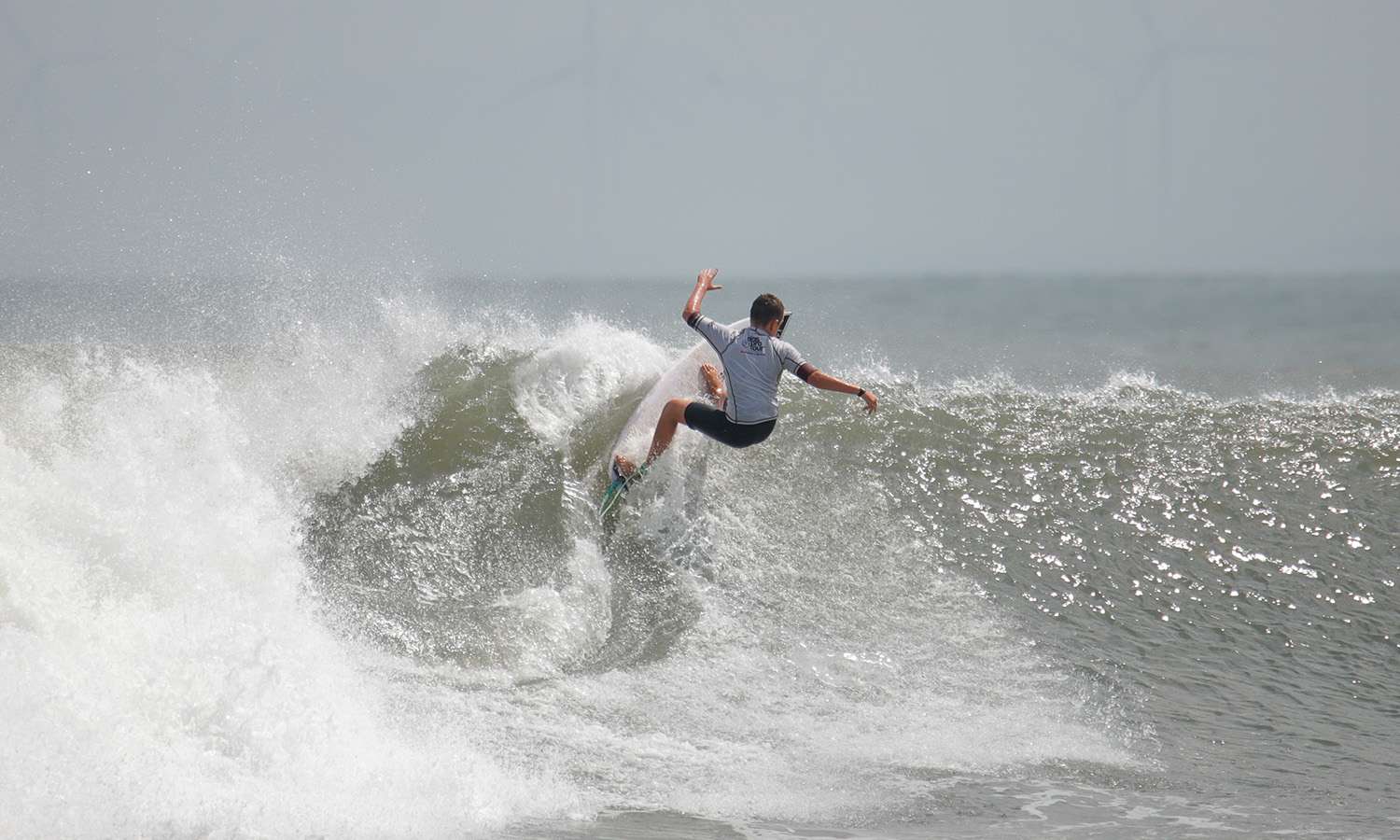 Un espectacular segundo día de competencia se vivió en el Olas Pro Tour  FENTA Perú